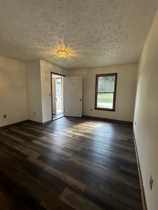 Photo - 106 Sharon Dr