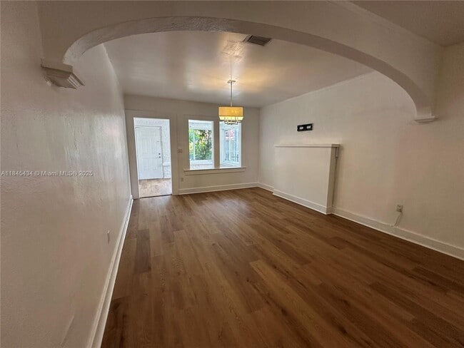 Photo - 267 NW 33rd St