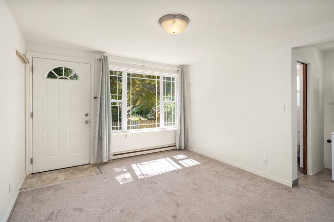 Photo - 5444 Kirkwood Pl N Unit 2