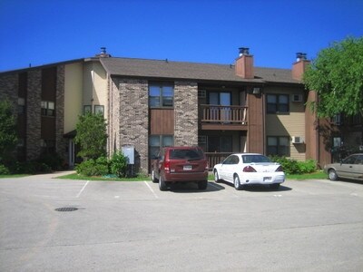 Primary Photo - 406 First St