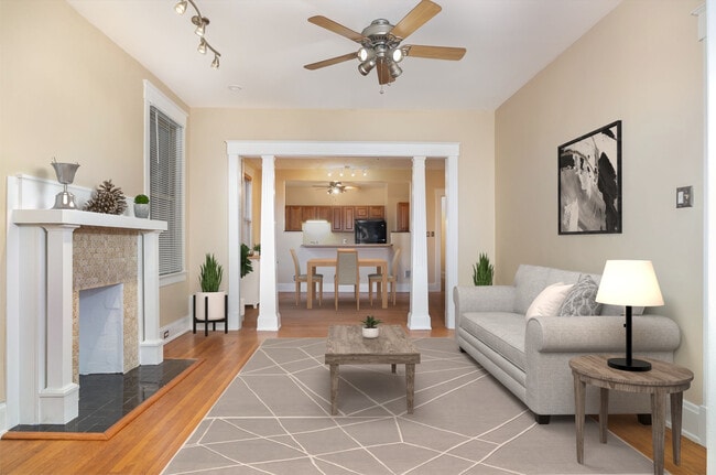 Sala de estar/comedor/cocina con decoración virtual - 5248 Montgomery Rd Unidad 5248 Highland Views #4