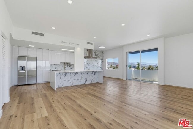 Photo - 435 N Oakhurst Dr Unit 1002