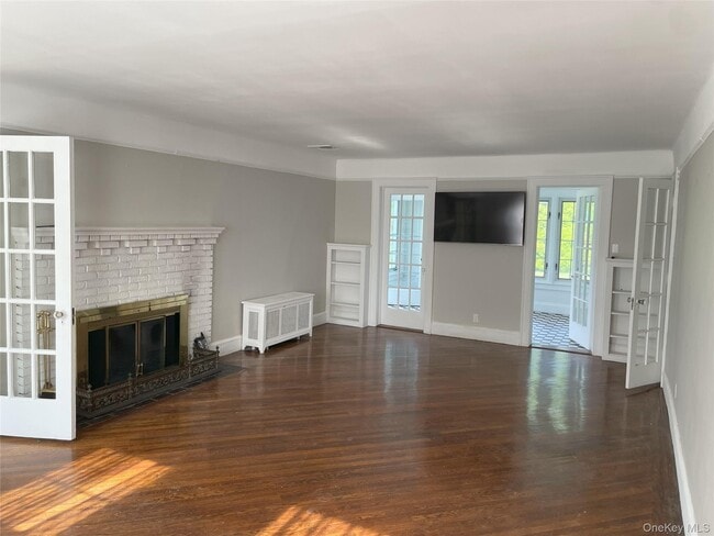 Photo - 56 Nassau Blvd