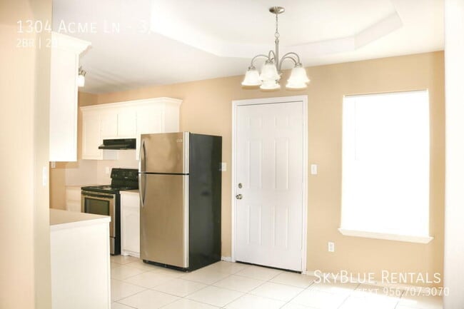 Building Photo - 1304 Acme Ln Unit 3,