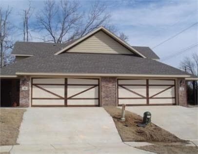 Building Photo - 10 S Woodsprings Dr
