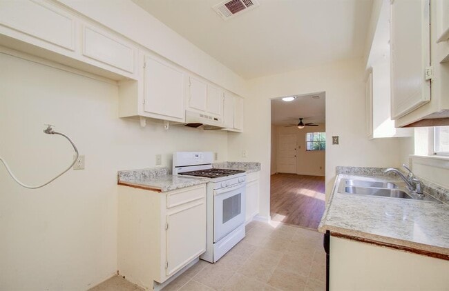 Photo - 3122 Scotch Moss Ln