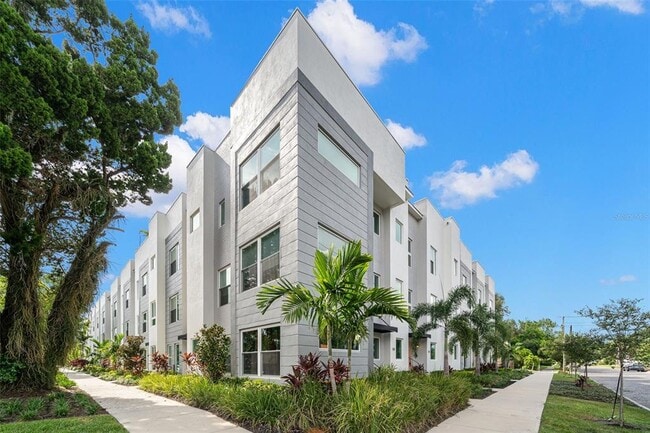 Building Photo - 104 26th St N Rental