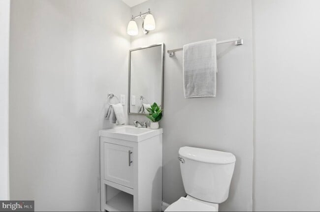 Photo - 421 Saint Margarets Dr