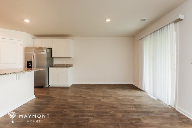 Photo - 105 Clover Walk Dr