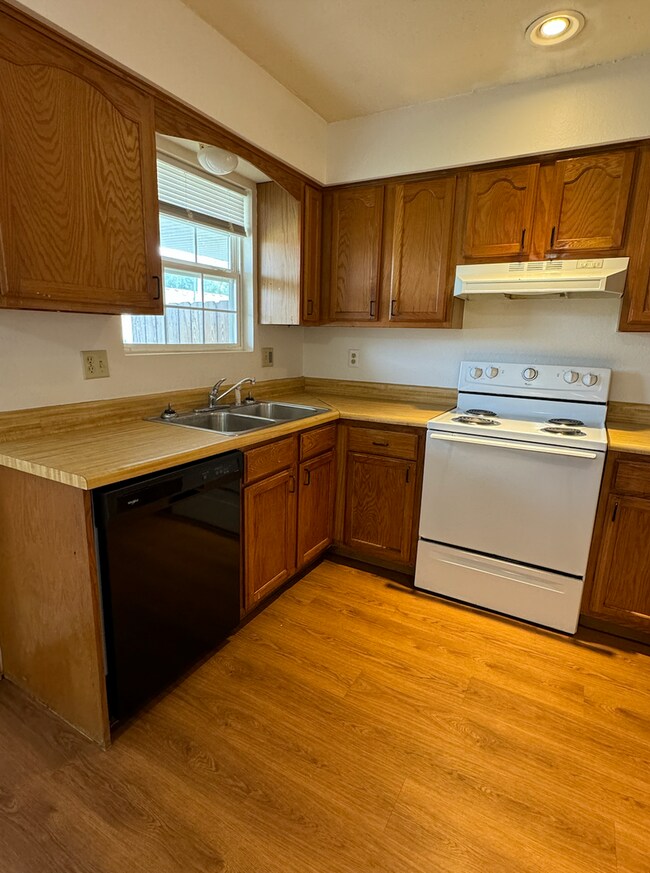 Photo - 2 Bed | 2 Bath | 1 Car Garage Home! 1000 sqft located in SPARTA!