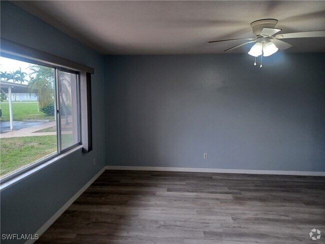 Building Photo - 1915 W Lakeview Blvd Unit 3 Rental