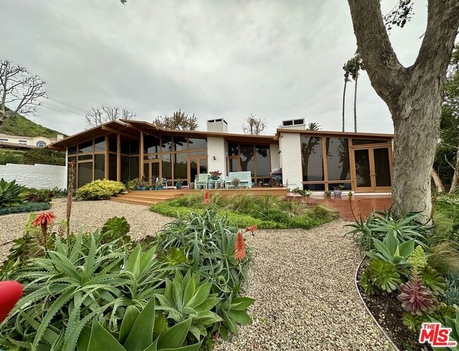 Building Photo - 3909 Sierks Way