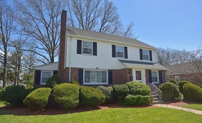 Front - 1259 Grandview Ave Unit 1259