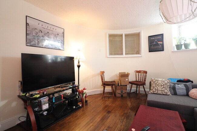 Photo - 1965 Commonwealth Ave Unit 1