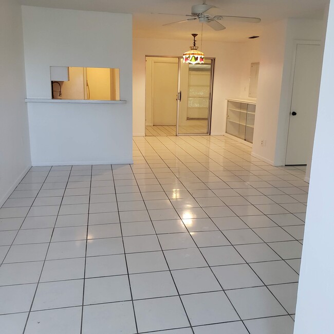 Photo - 2085 43rd Ave