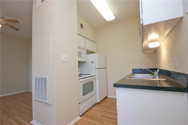 Photo - 2818 Nueces St Unit 310