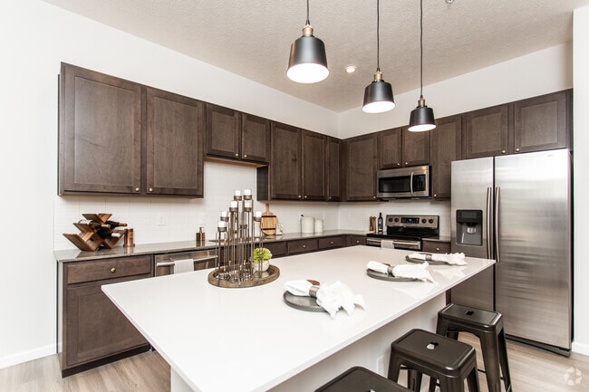 1BR, 1BA - 850 SF - Unit D
