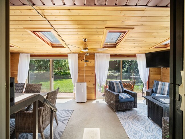 Photo - Fully Furnished 3 bedroom/3 bathroom North Spokane Home