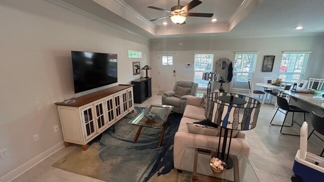 Photo - 1115 N B St