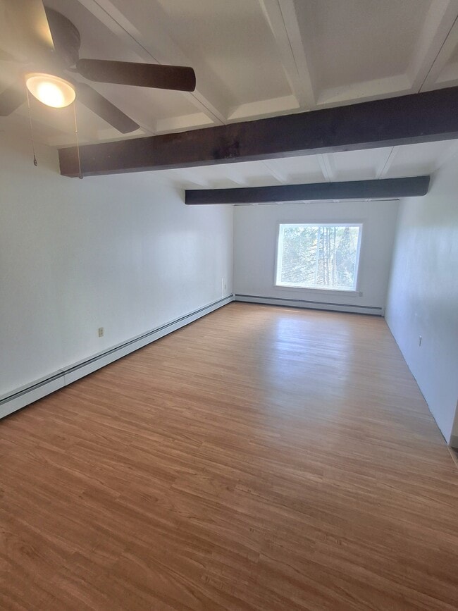 Building Photo - 22 Gold St Unit Easy Uconn Commute
