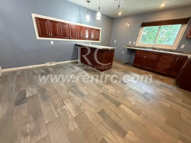 828 Johnson-