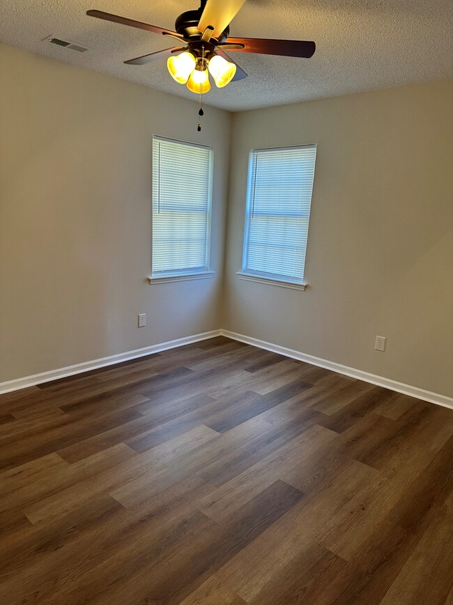 Photo - 4906 Woodbrook Dr