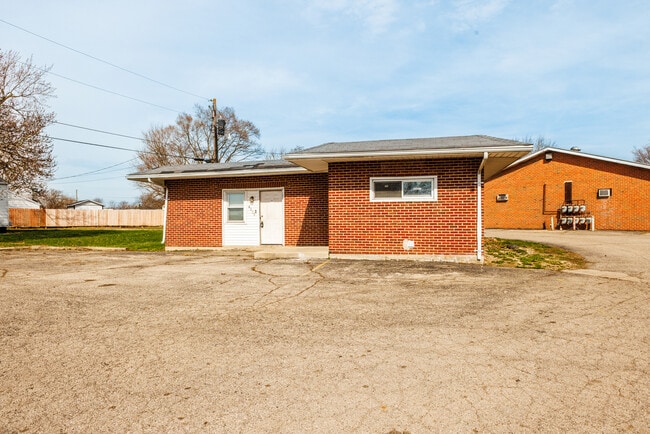 Building Photo - 4609 S Madison St