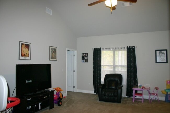 Photo - 658 Red Fern Rd