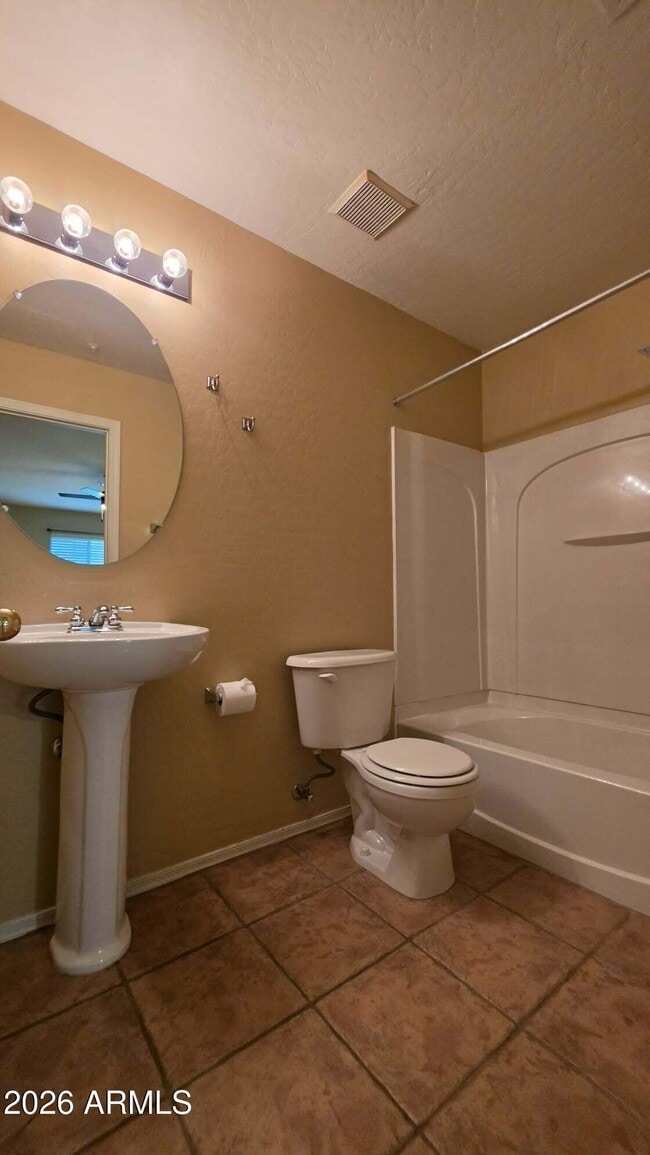 160 W Heather Ct