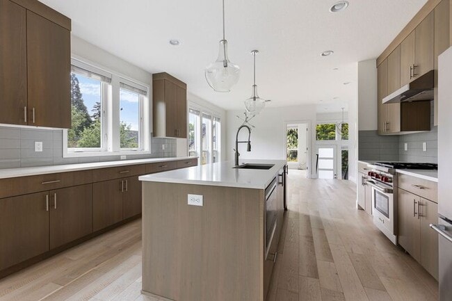 Photo - 2220 SE Lambert St