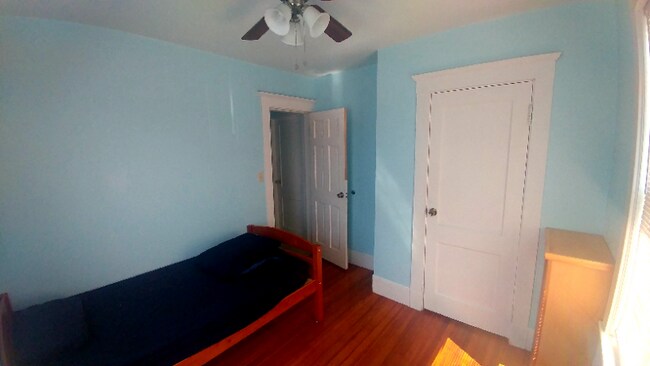 Building Photo - 44 Woodbine St Rental