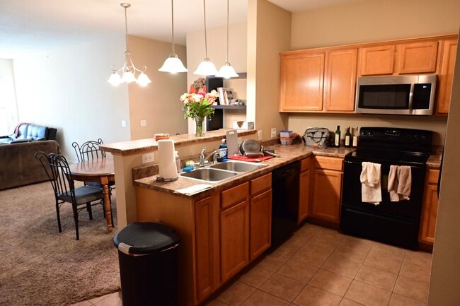 Photo - 624 Grandview Ct