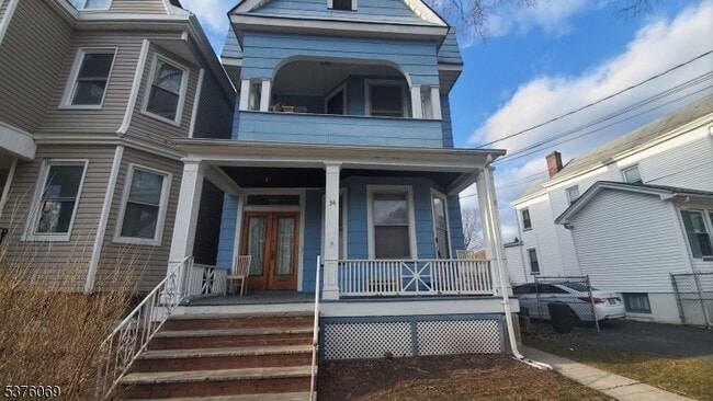 Building Photo - 34 Olive St Unit 2 Rental