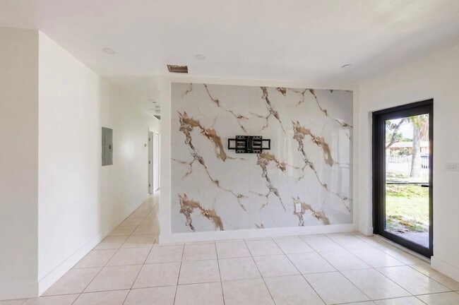 Photo - 2015 NW 132nd St