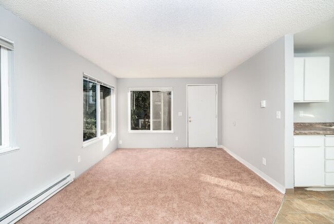 Photo - 1st Month FREE!!! 1 Bedroom minutes away from Downtown! Pets OK!
