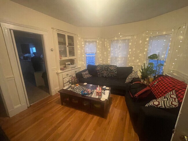 Photo - 10 Pinkham Rd Apartments Unit 2T