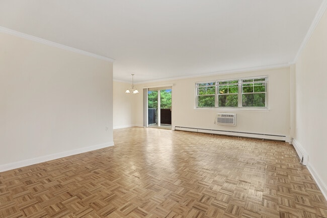 Photo - Hamilton Court Apartments