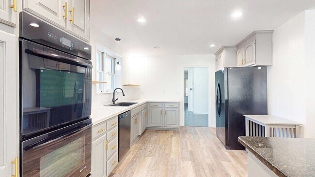 Photo - 1002 N Madison St