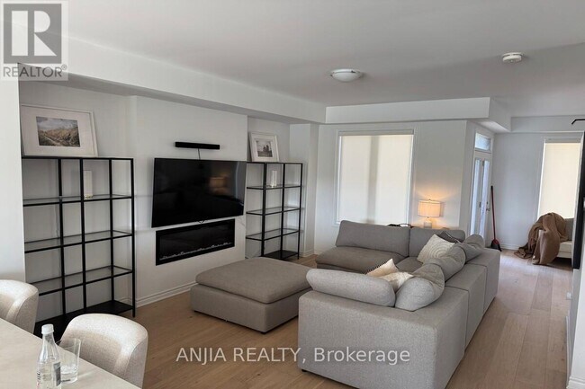Photo - 3039 John McKay Blvd