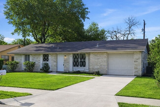 Photo - 4606 Hollyspring Dr