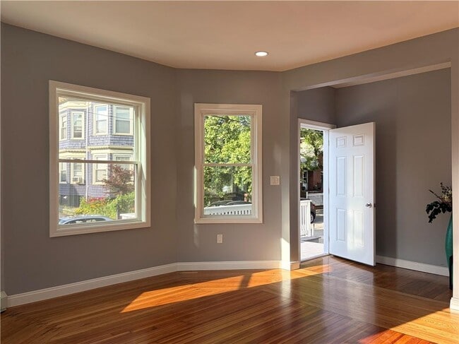 Building Photo - 98 Whitmarsh St