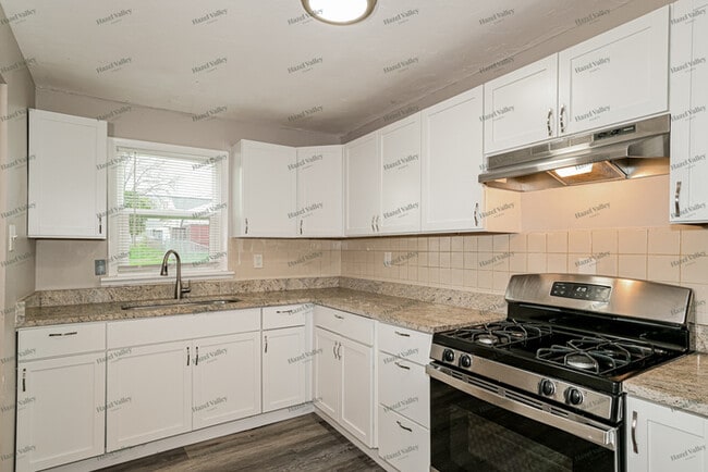 Photo - 2007 Huntington Ave