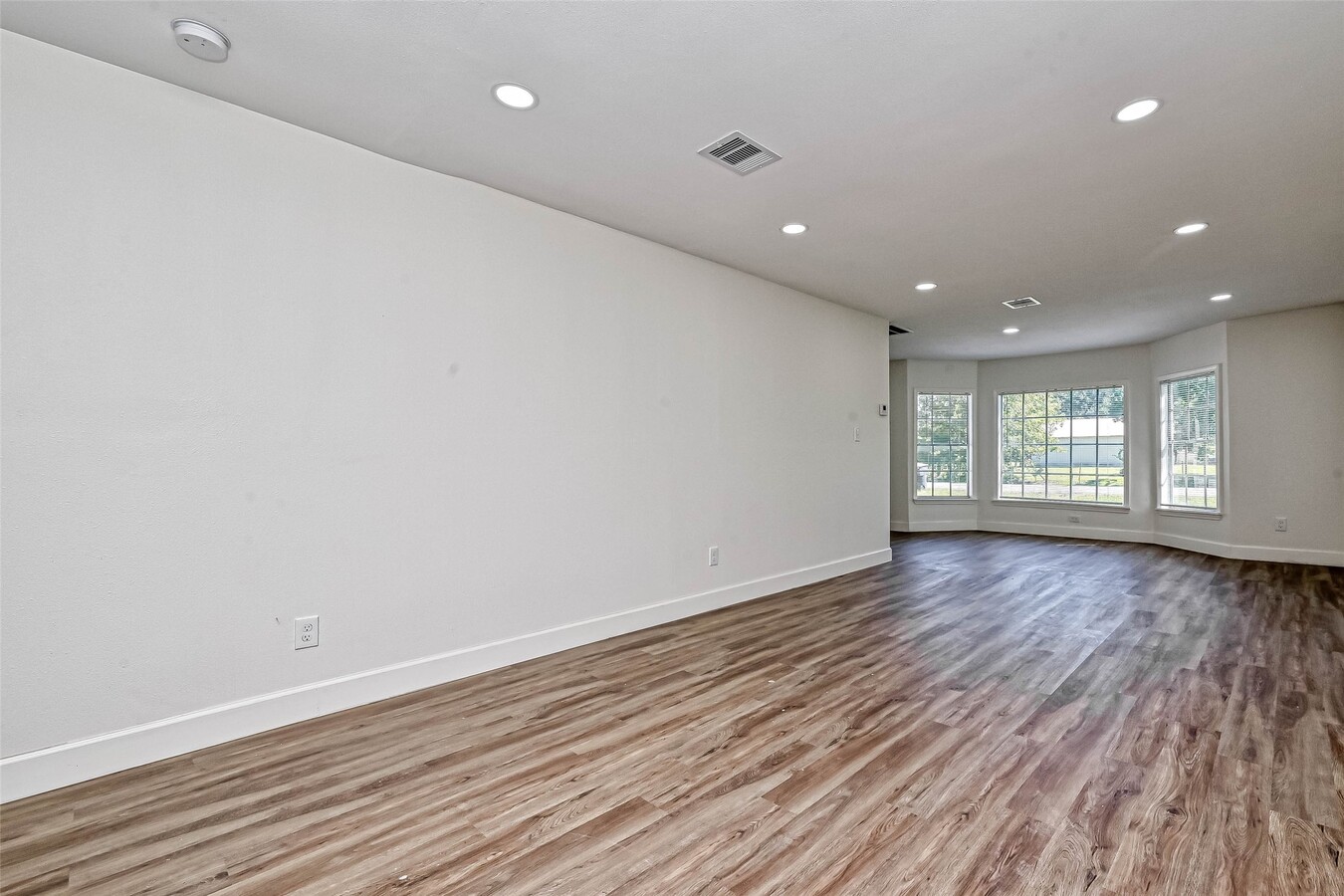 Photo - 5609 Denmark St