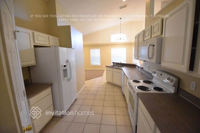Photo - 300 Balogh Pl