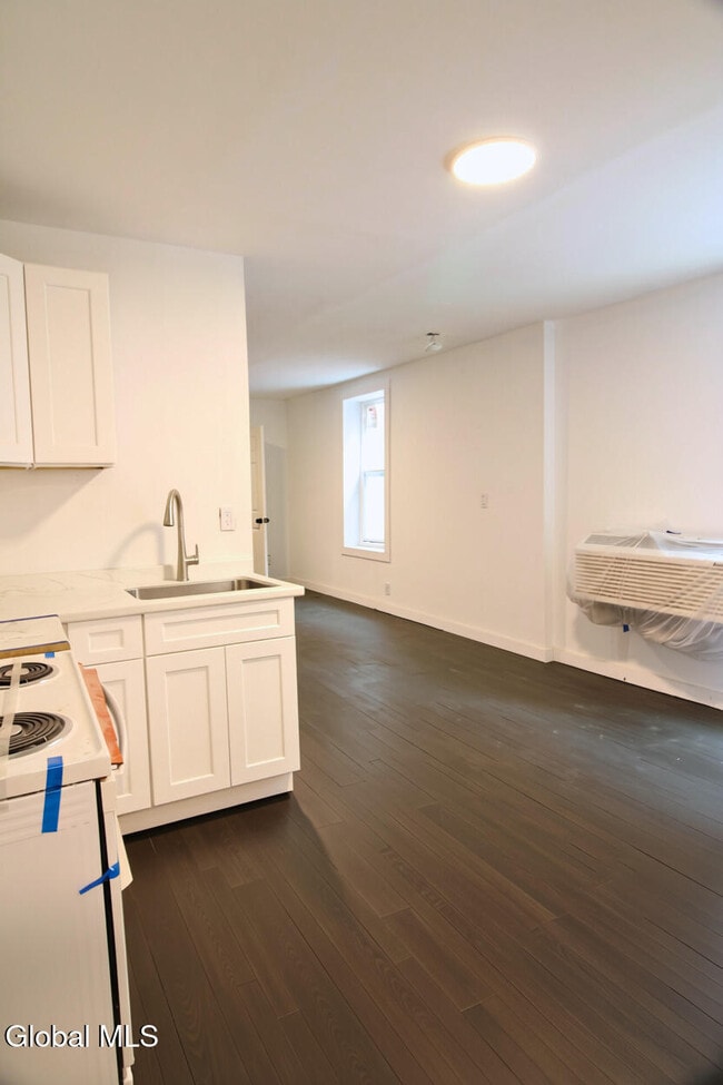 51 Main St Unit # 2