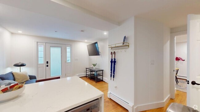 Building Photo - 1 bedroom in Cambridge MA 02140 Unit B Rental