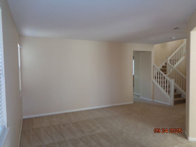 Photo - Spacious Quartz Hill 2 Story Home Offering 3663 sq. ft. and was Built in 2004