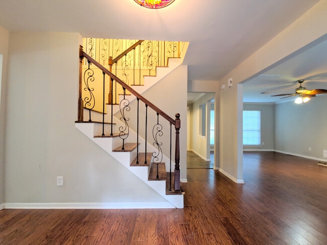Photo - 15 Thorn Berry Pl