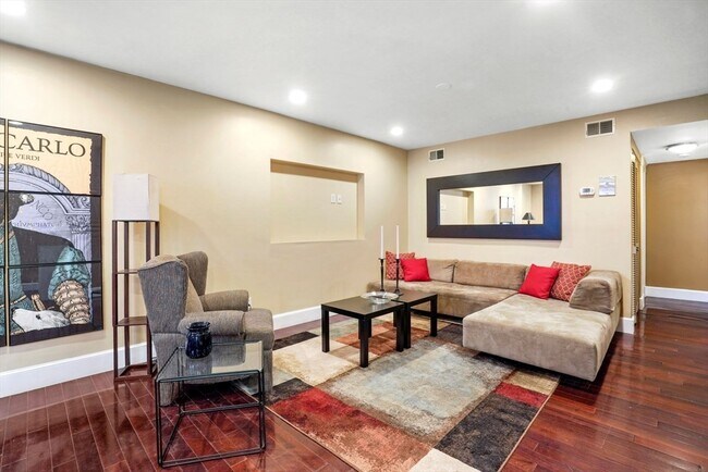 Photo - 685 Massachusetts Ave Unit B