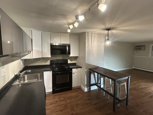 Photo - 22 7th Ave Apartamentos